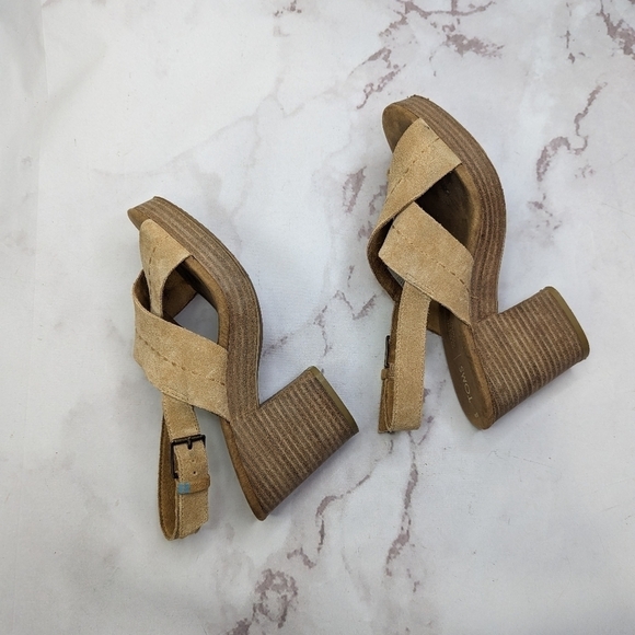 Toms Sandal Womens 9 Platform Ibiza Slingback Heels Shoe Brown Tan Suede Cross - Picture 13 of 13